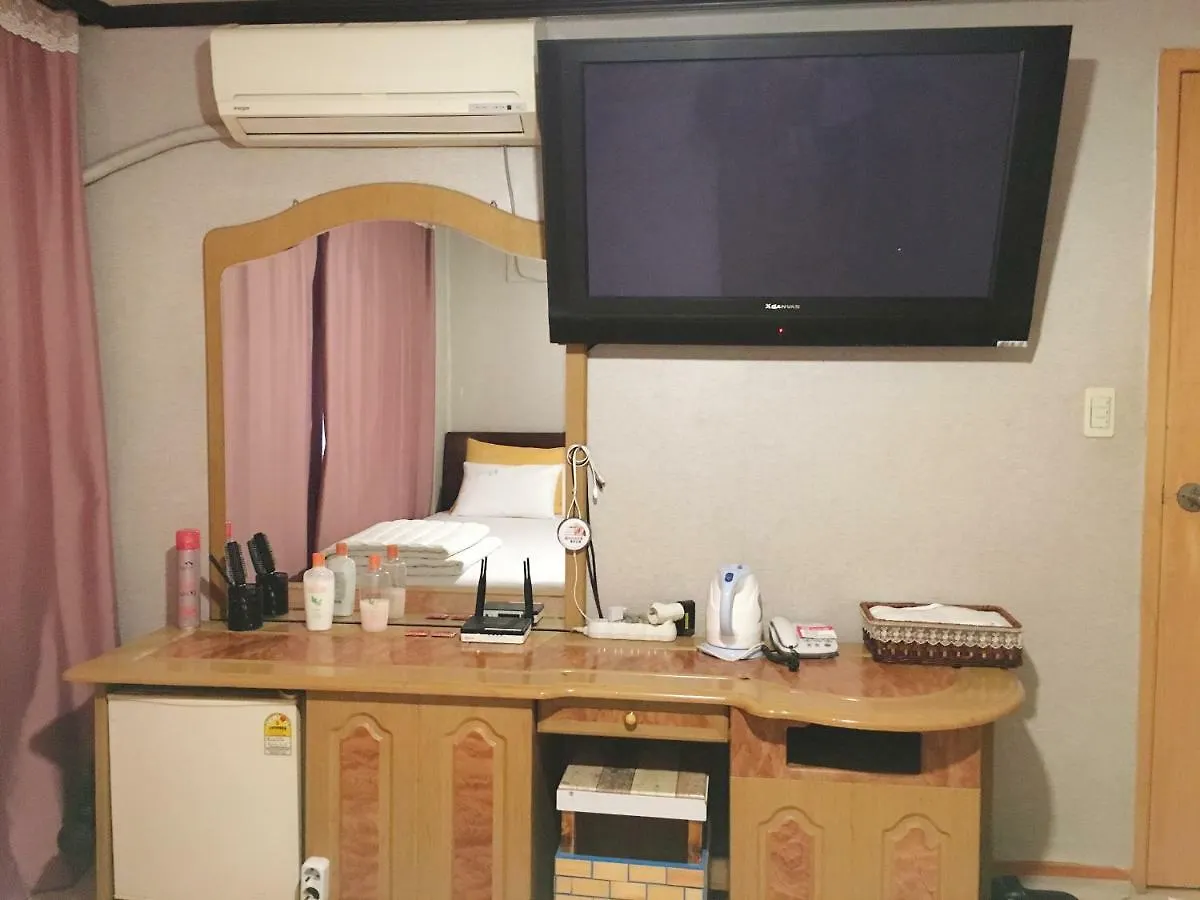 بوسان Coin Motel 2*,